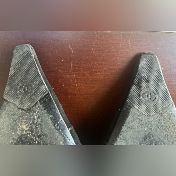 Authentic CHANEL Suede Heels - Picture 5 of 6